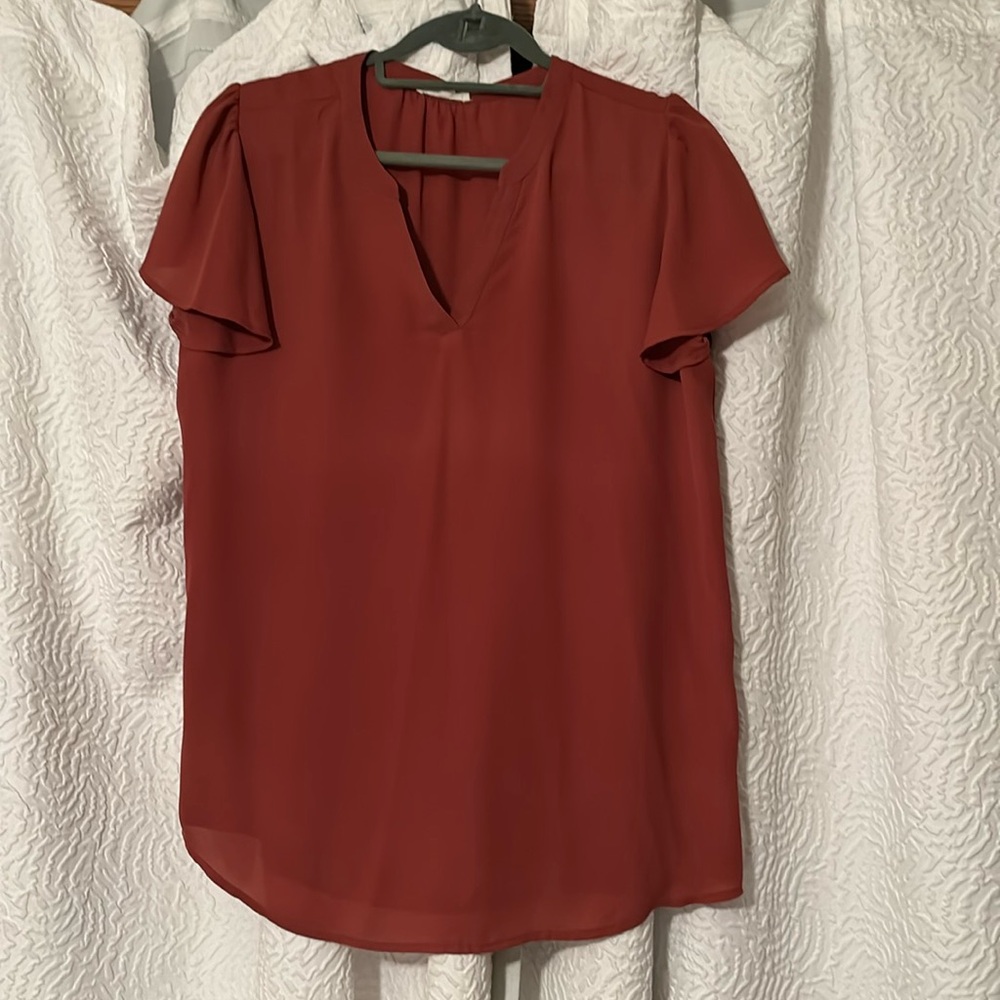 Maurices Burnt orange vneck blouse cute sleeves
